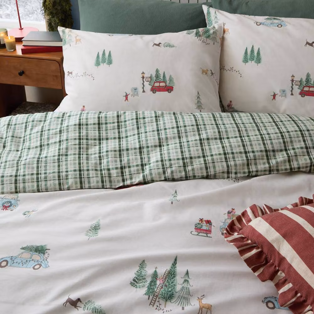 Wylder Christmas Tree Lane Reversible 100% Cotton Duvet Cover Set in Beige, W: 140 cm, H: 200 cm – 2