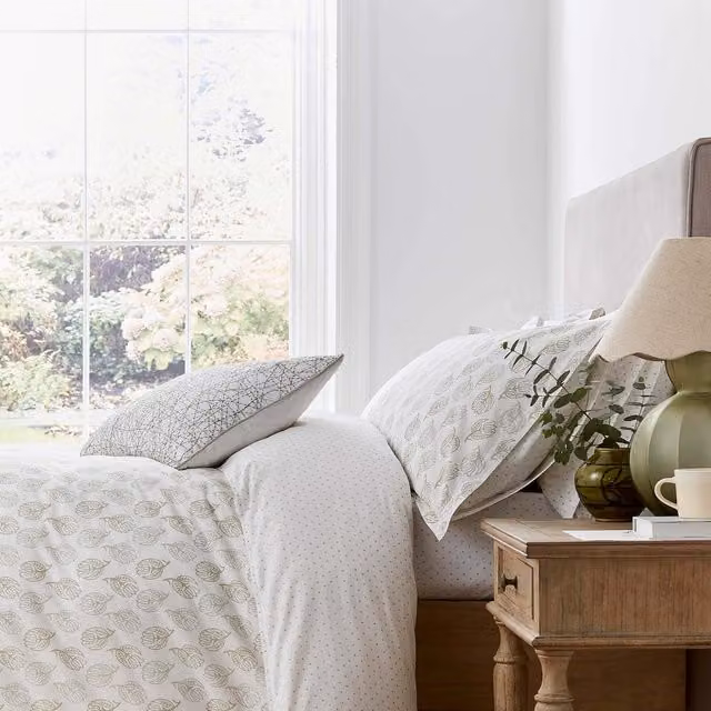 Murmur Georgia Super Kingsize Reversible Floral Cotton Percale Duvet Cover and Pillowcase Set, Mourne Green, W: 200 cm x L: 200 cm