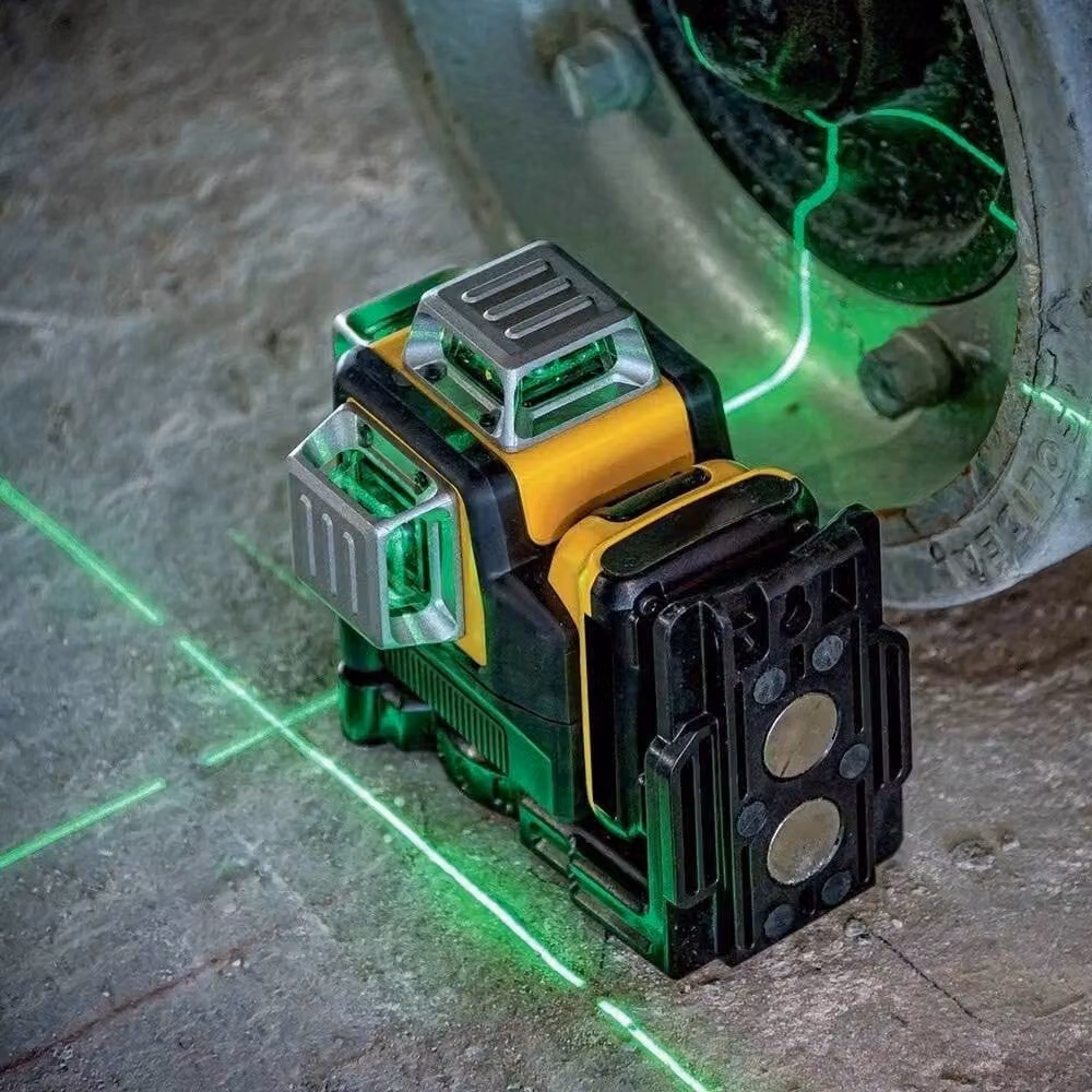 NESTLUNE 360 Laser Level Set with 2 Batteries and Charger in Black, W: 1000 cm, H: 52 cm – 3
