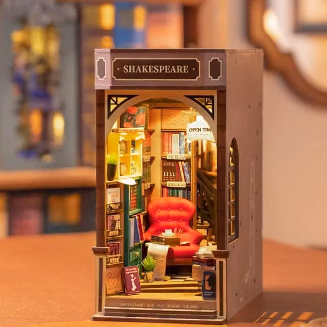 Menkind Rolife Shakespeare Bookstore Book Nook Kit, Multicolour Vintage Wood Tabletop Model for Adults – 1