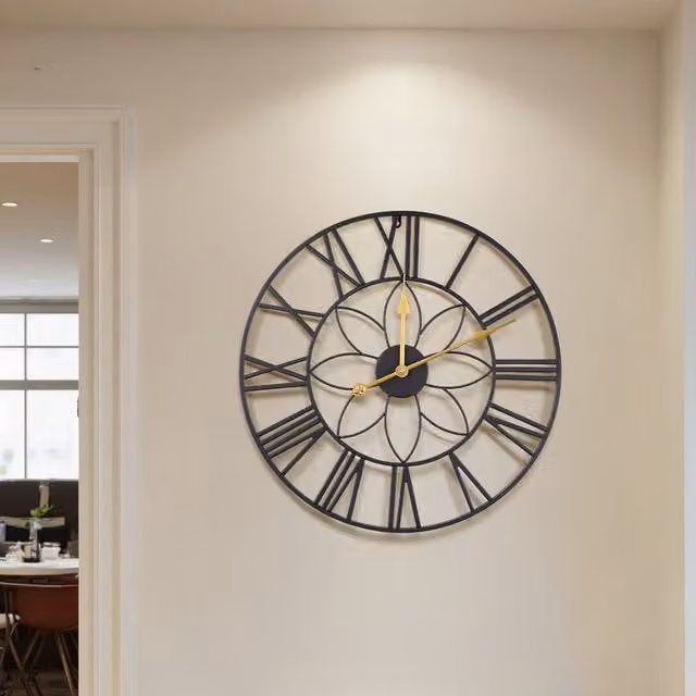 Livingandhome Classic Round Metal Floral Wall Clock in Black and Gold, Diameter: 60.96 cm