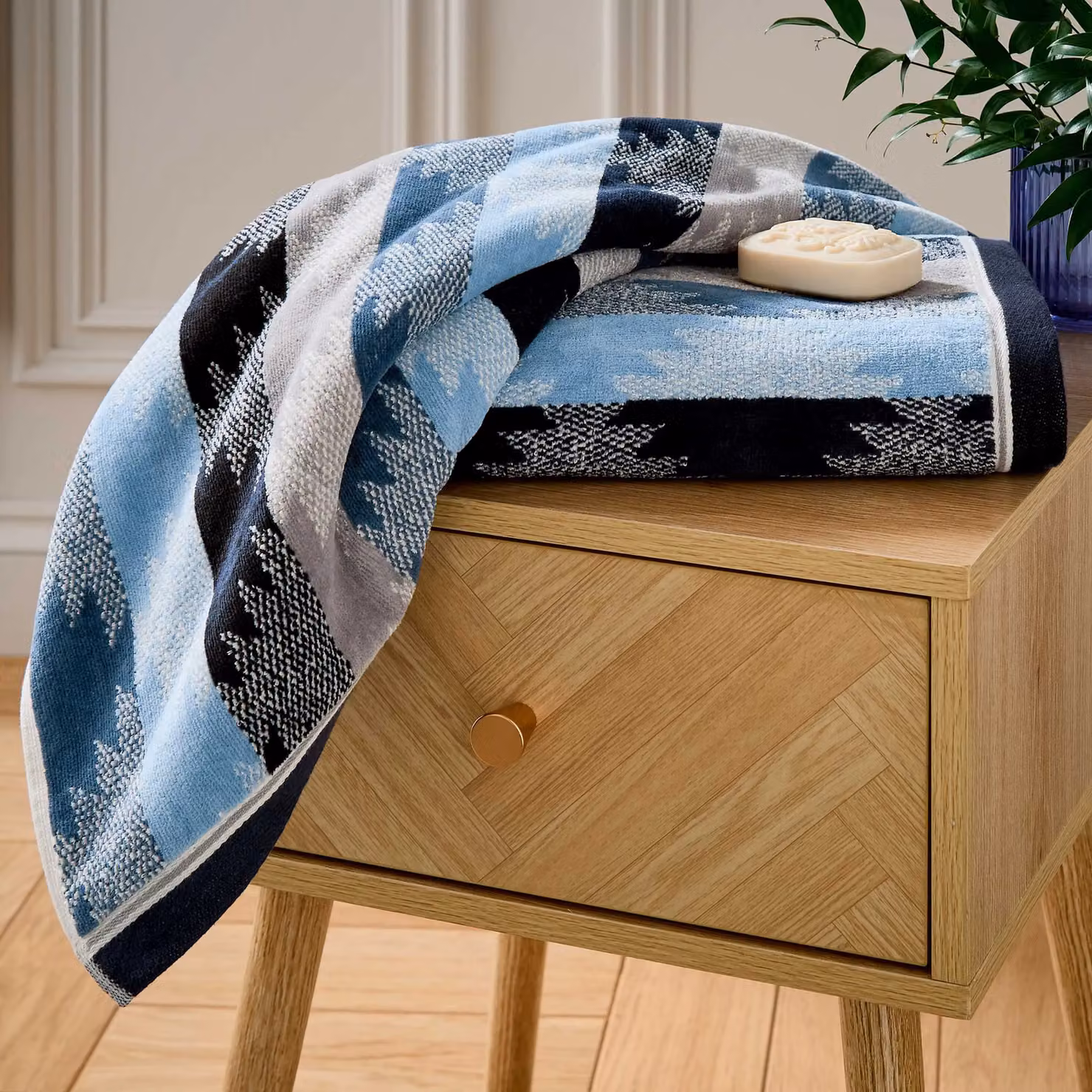Bedeck of Belfast Kayah/Liyana Striped Ethnic Bath Sheet in Blue and Grey – 2