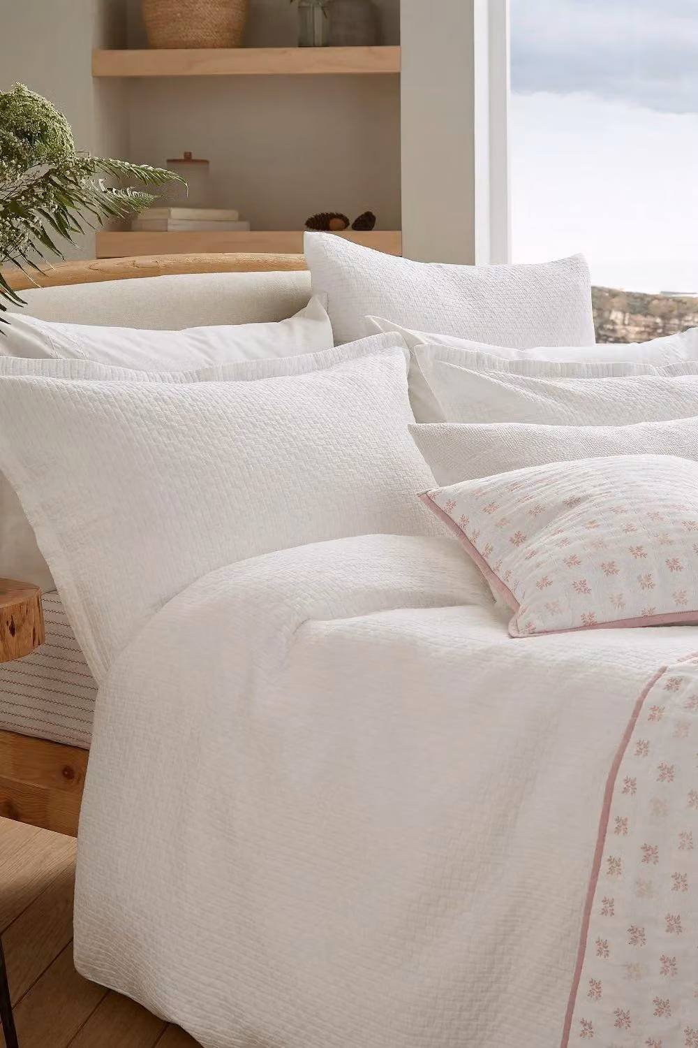 Murmur Hush White Cotton Matelasse Throw W/D/H: 150 x 225 cm – 2