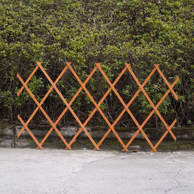 Actiasgear Expandable Woven Wooden Garden Trellis Fence in Brown for Plant and Climber Support, Height: 150 cm