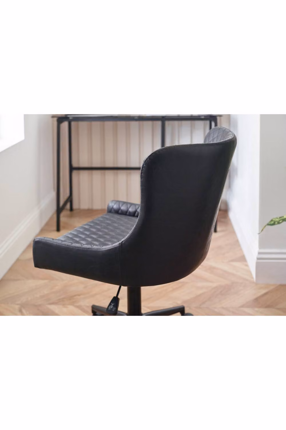 Julian Bowen Luxe Modern Upholstered Task Chair in Black Synthetic Leather, W: 52 cm, D: 60 cm – 9