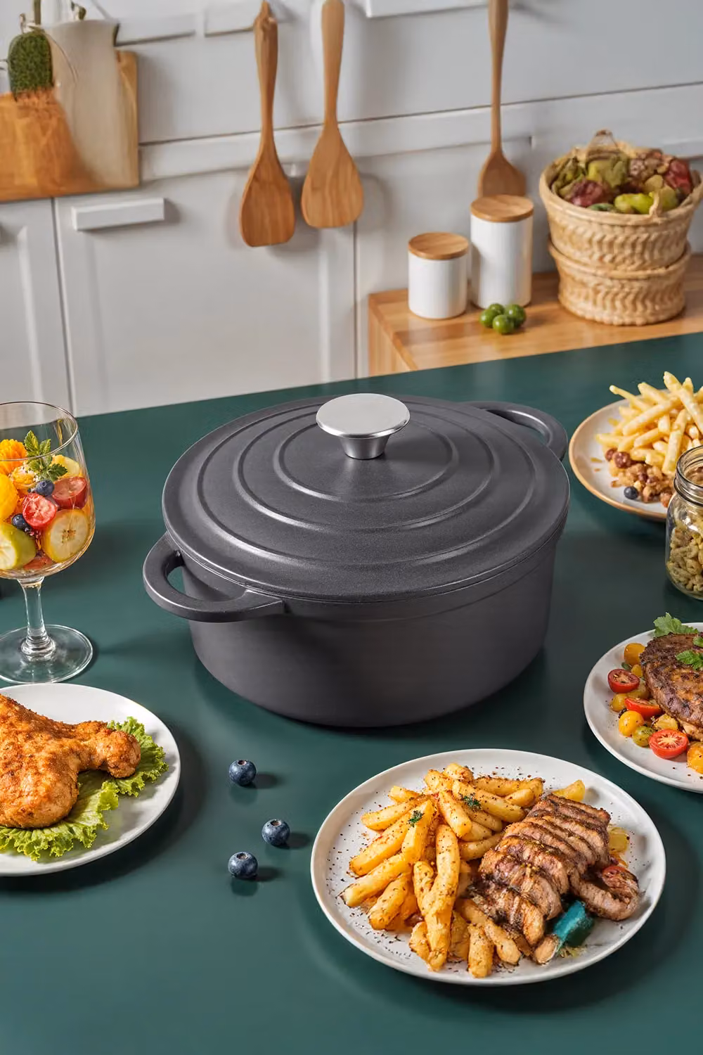 Living and Home Enamelled Cast Iron Dutch Oven Casserole Pot with Lid, Black, 2L – 3