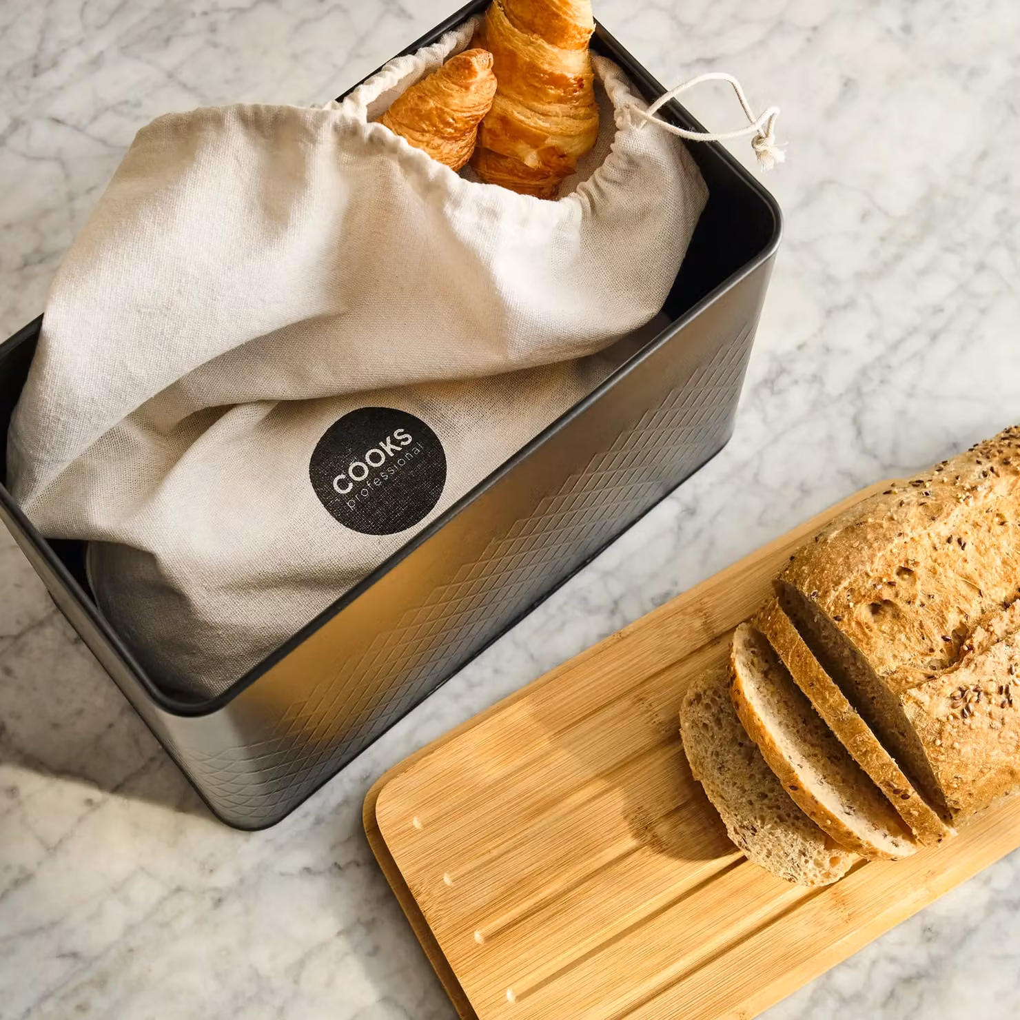 Cooks Professional Diamond Pattern Bread Bin with Linen Bag and Bamboo Cutting Board Lid, Black – 2