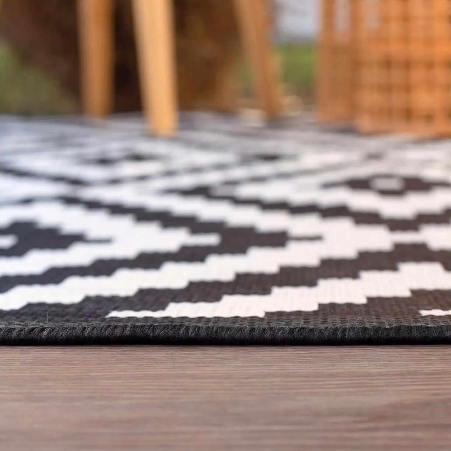 THE RUGS Geometric Diamond Indoor Outdoor Rug in Black and Ivory, W/D: 200 x 290 cm – 7