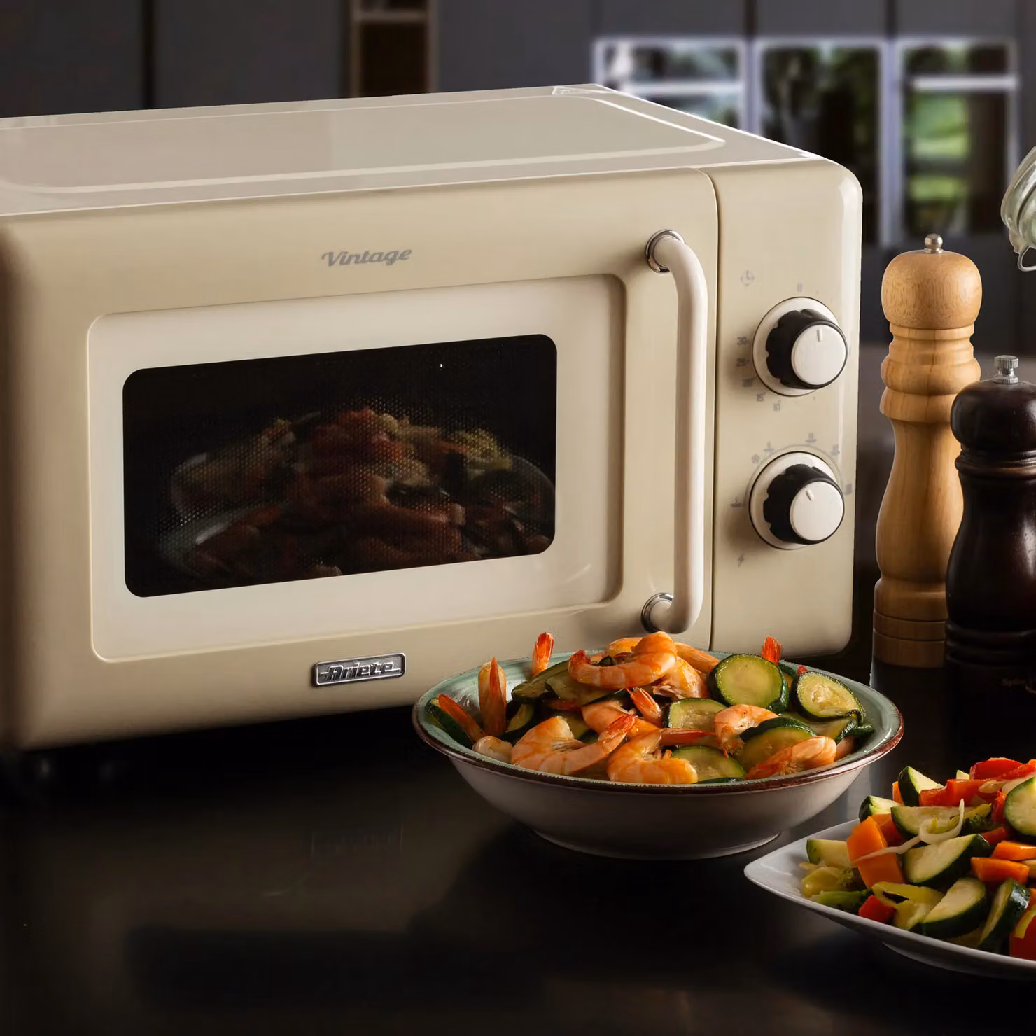 Ariete Vintage Style Solo Microwave, 800W, 20 Litre, Beige – 3