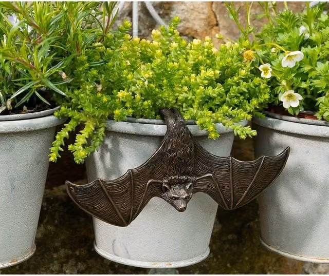 Jardinopia Antique Bronze Coloured Bat Buddy Pot Hanger, W: 7 cm, D: 15.5 cm, H: 3.5 cm