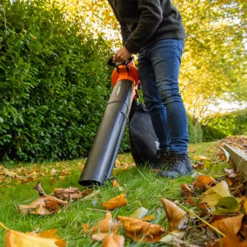 Yard Force LB C20C 40V Cordless 3-in-1 Leaf Blower and Vacuum in Black and Orange with 45L Collection Bag and 2 x 4.0Ah Batteries – 3