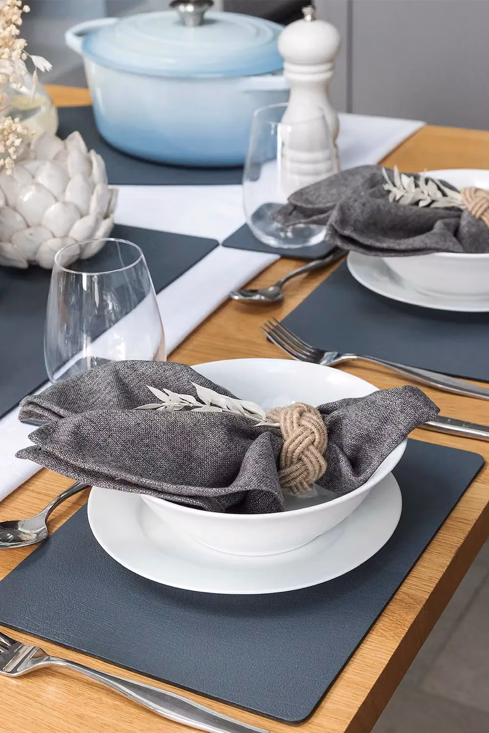 Lara May Set of 8 Slate Grey Reprocessed Leather Placemats and 8 Leather Coasters – 3