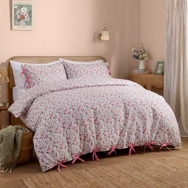 Wylder Hannah Floral 100% Cotton Duvet Cover and Pillowcase Set in Pink, W: 200 cm x D: 200 cm