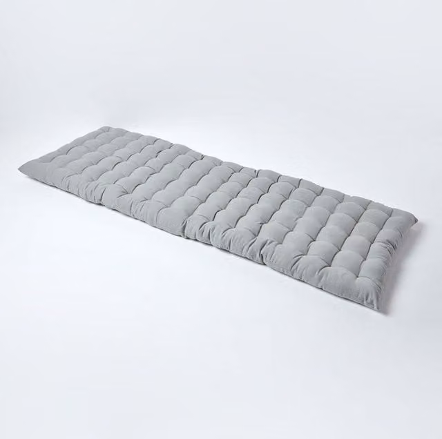 Homescapes 3 Seater Garden Bench Cushion in Grey, 143 x 48 cm – 1