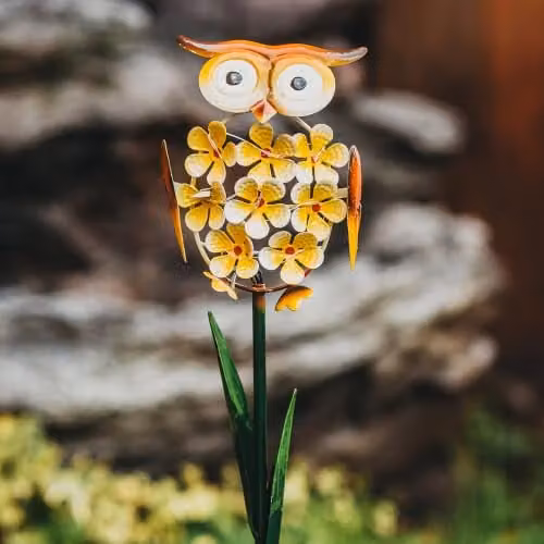 LIVIVO Owl-shaped LED Solar Garden Light in Yellow and White – 8