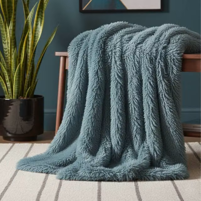 Snug City Extra Fluffy Plush Throw Blanket in Duck Egg Blue, W/D/H: 150 x 200 cm – 1