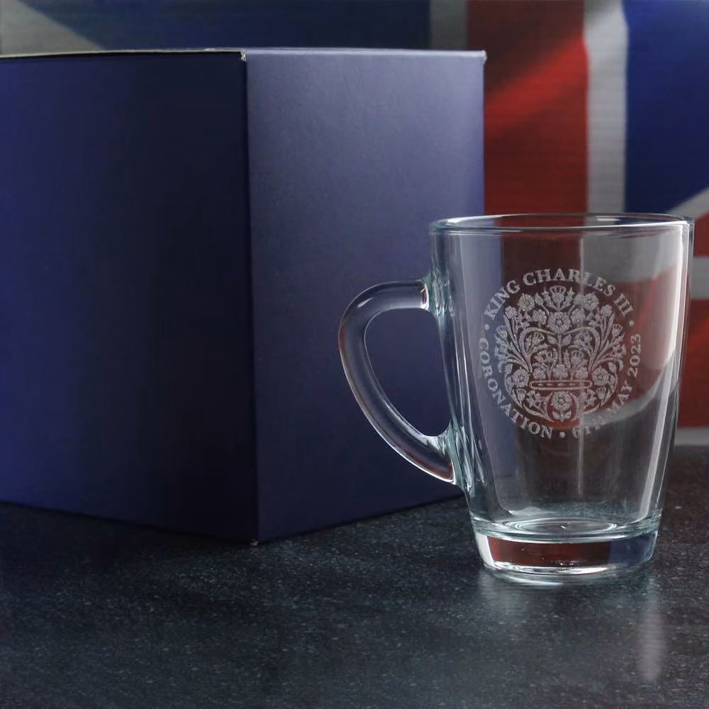 Uniqueful Personalised Engraved Commemorative Coronation of the King Glass Mug, Clear, 300ml – 2