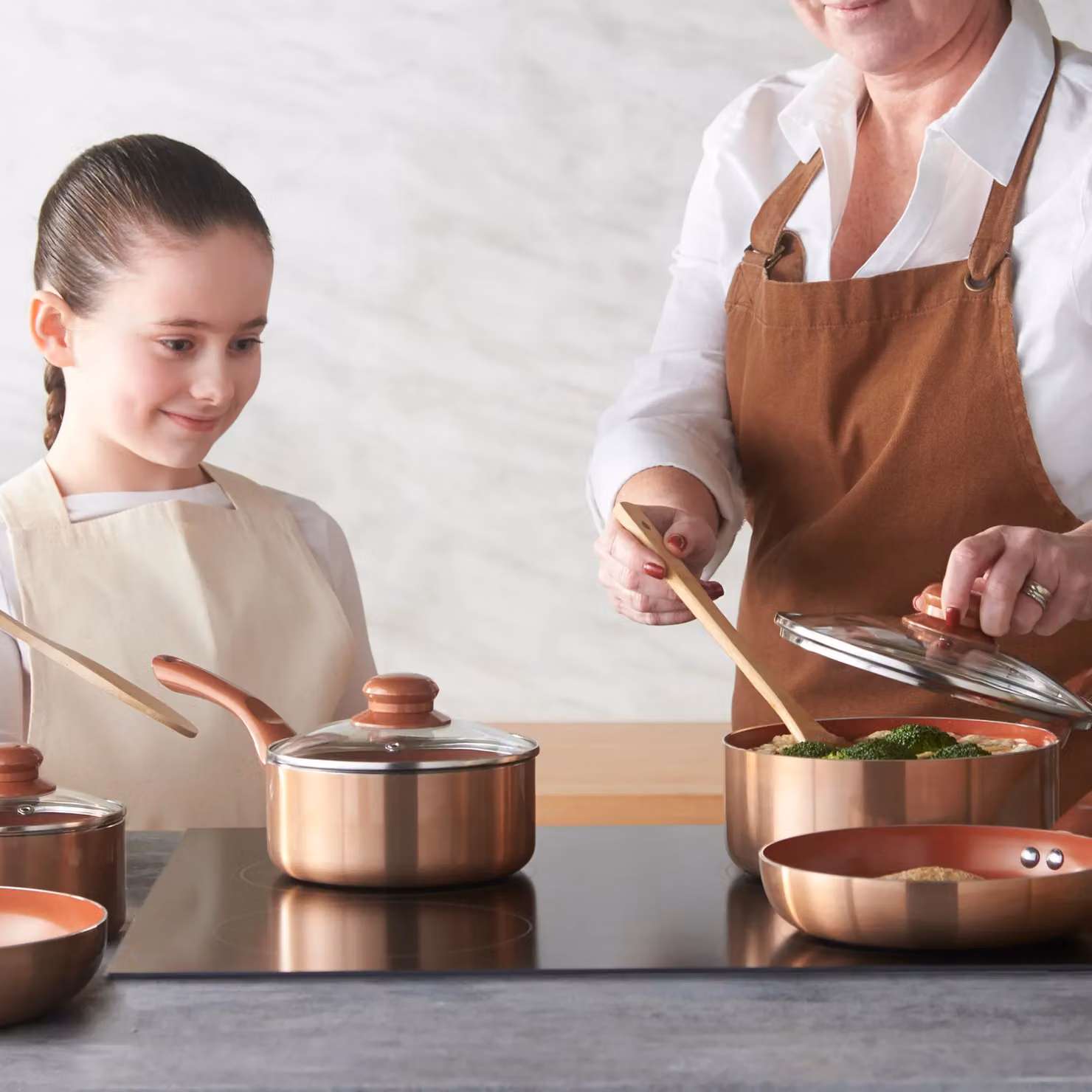 VonShef 8 Piece Non-Stick Copper and Bronze Ceramic Cookware Set with Glass Lids, Induction Safe – 7