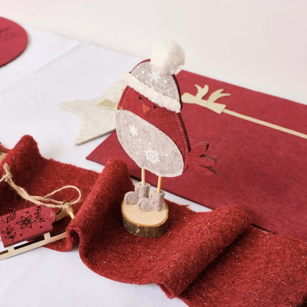 Melody Maison Red, White and Brown Felt Robin Standing Decoration with Wooden Base, Height: 22 cm – 5