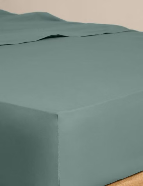 M&S Egyptian Cotton Deep Fitted Sheet in Green, W/D/H: 140 x 200 cm