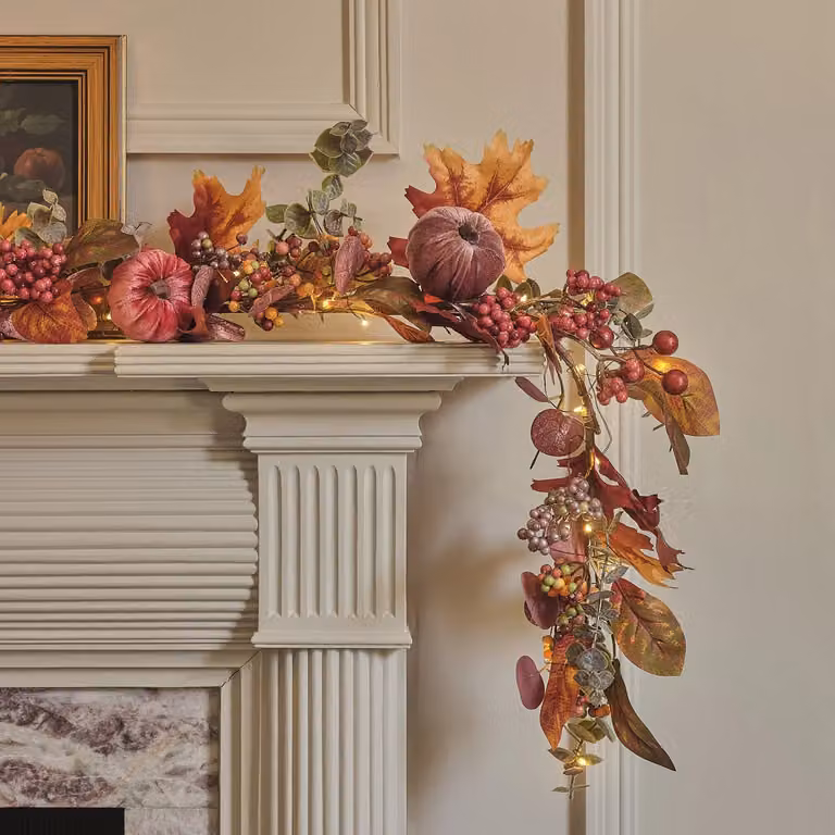 Lights4fun 1.4m Pre Lit Luxury Velvet Pumpkin Meadow Garland in Yellow, Green, Red and White