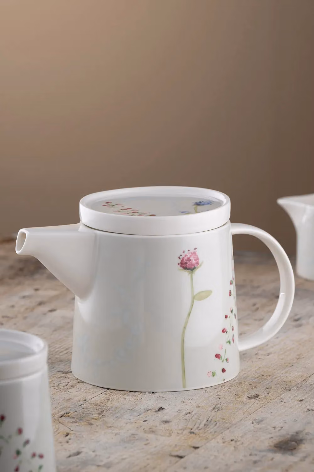 Aynsley Camille Pale Jade Bone China Floral Teapot in Green, White and Multicolour – 2