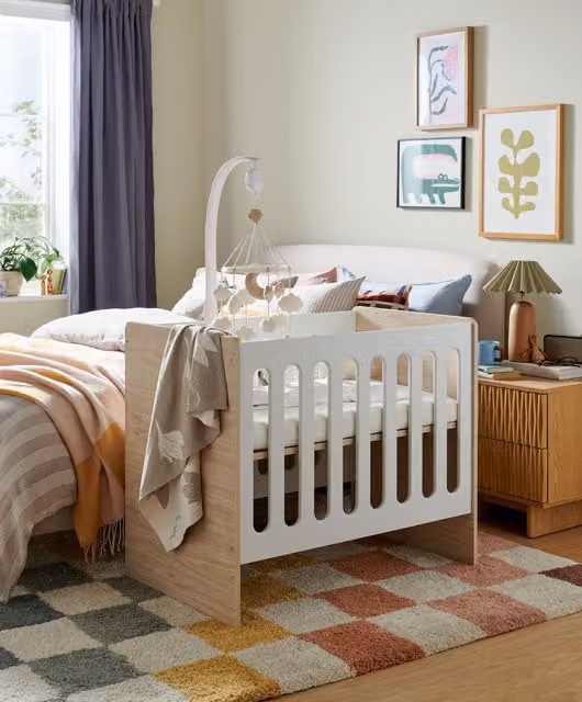 Mamas & Papas Vyne Mini Cot in White Oak with Drop Side, 60 x 120 cm