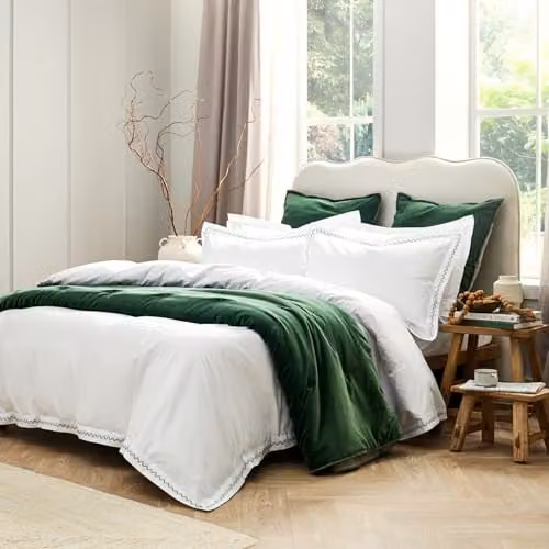 Christy Wave Edge Embroidered Cotton Percale Duvet Cover Set in Green and White, W/D/H: 140 x 200 cm with 50 x 75 cm Pillowcases – 1
