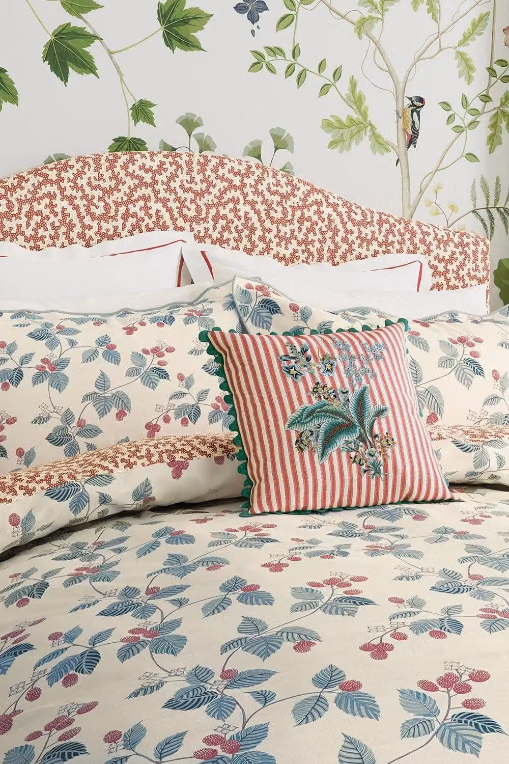 Sanderson Rubus Floral Cotton Percale Square Pillowcase Pair in Multicolour