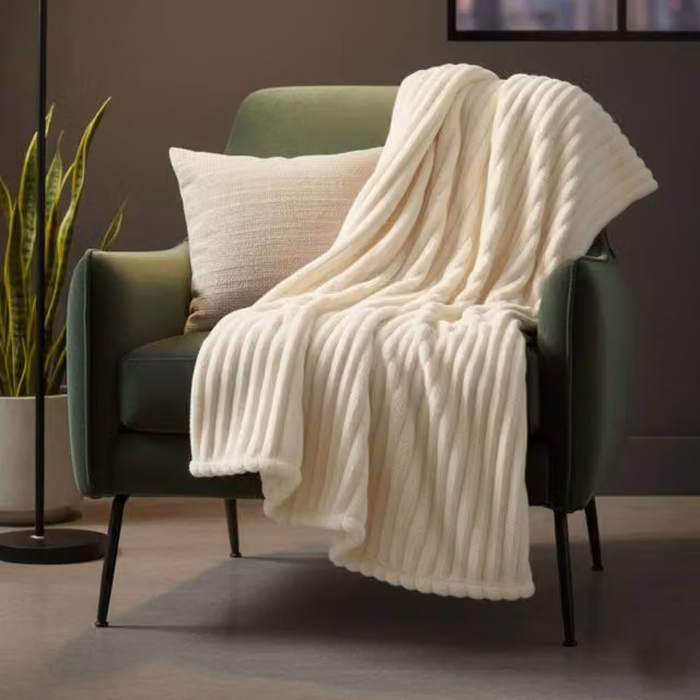 Snug City Chunky Ribbed Mink Throw in Cream, W/D/H: 150 x 200 cm – 1