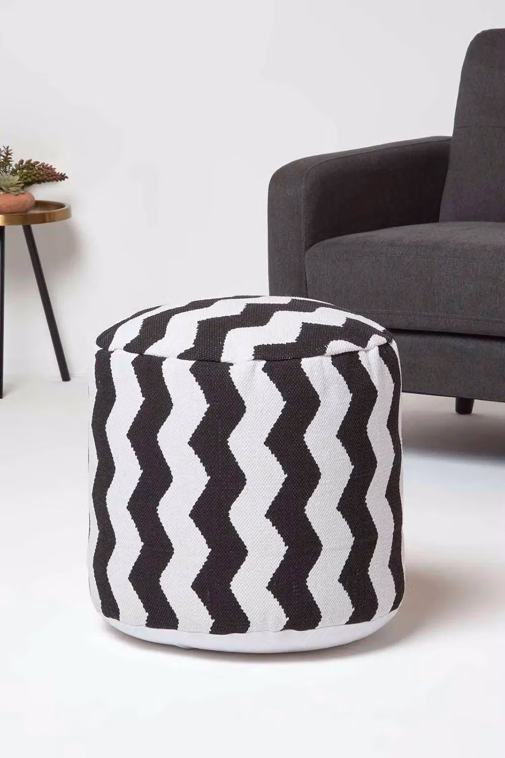 Homescapes Circular Geometric Bean Footstool in Black and White Cotton Fabric – 2