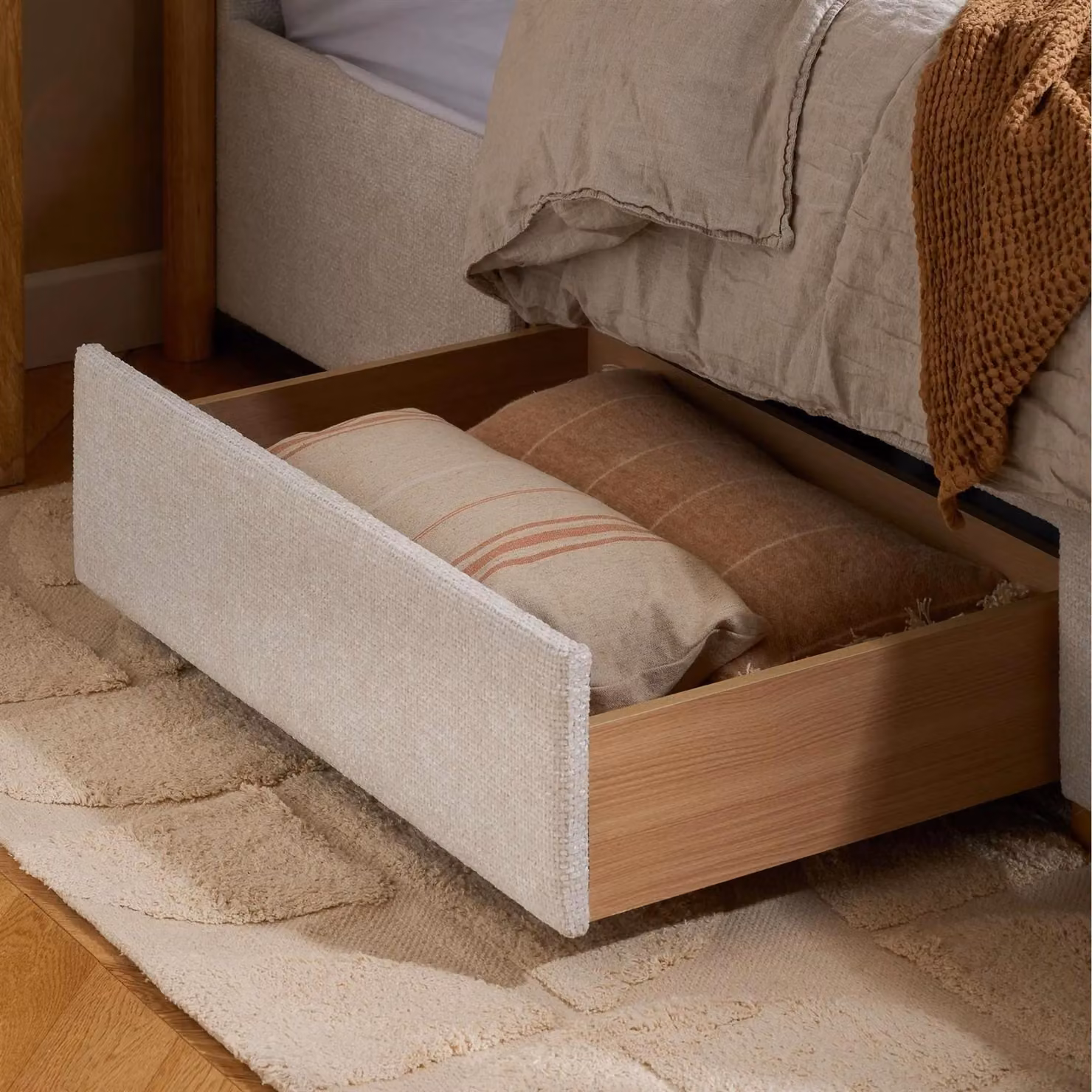 Birlea Arabella Grey Velvet Fabric and Wood Double Storage Bed Frame with Drawers, 140 x 200 cm – 3