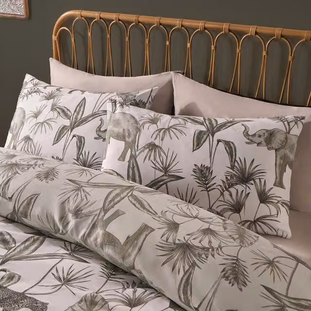 OHS Safari Animal Graphic Duvet Cover and Pillowcase Set, Green and White, 200 x 200 cm