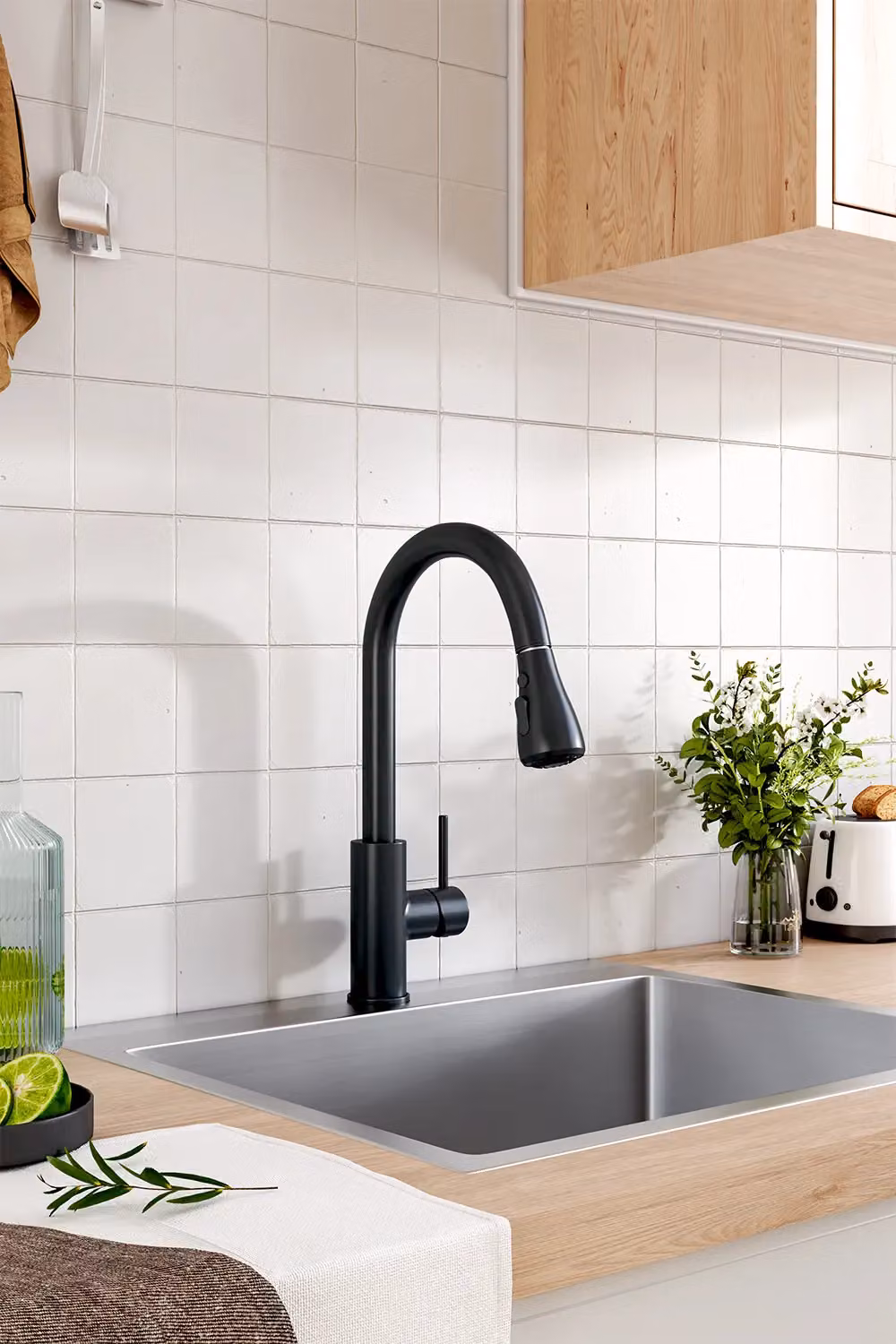 H&O Direct Commercial Retractable Pull Down Kitchen Faucet with Spray Function in Matt Black – 2