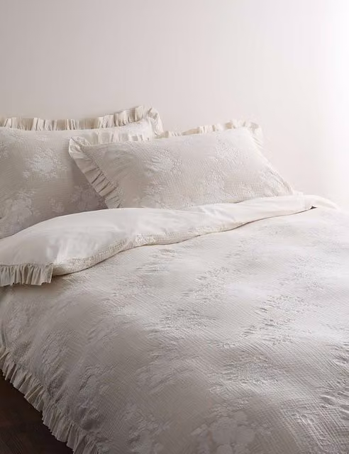 M&S White Pure Cotton Floral Jacquard Reversible Bedding Set (Duvet Cover and Pillowcase) W: 180 cm, L: 200 cm