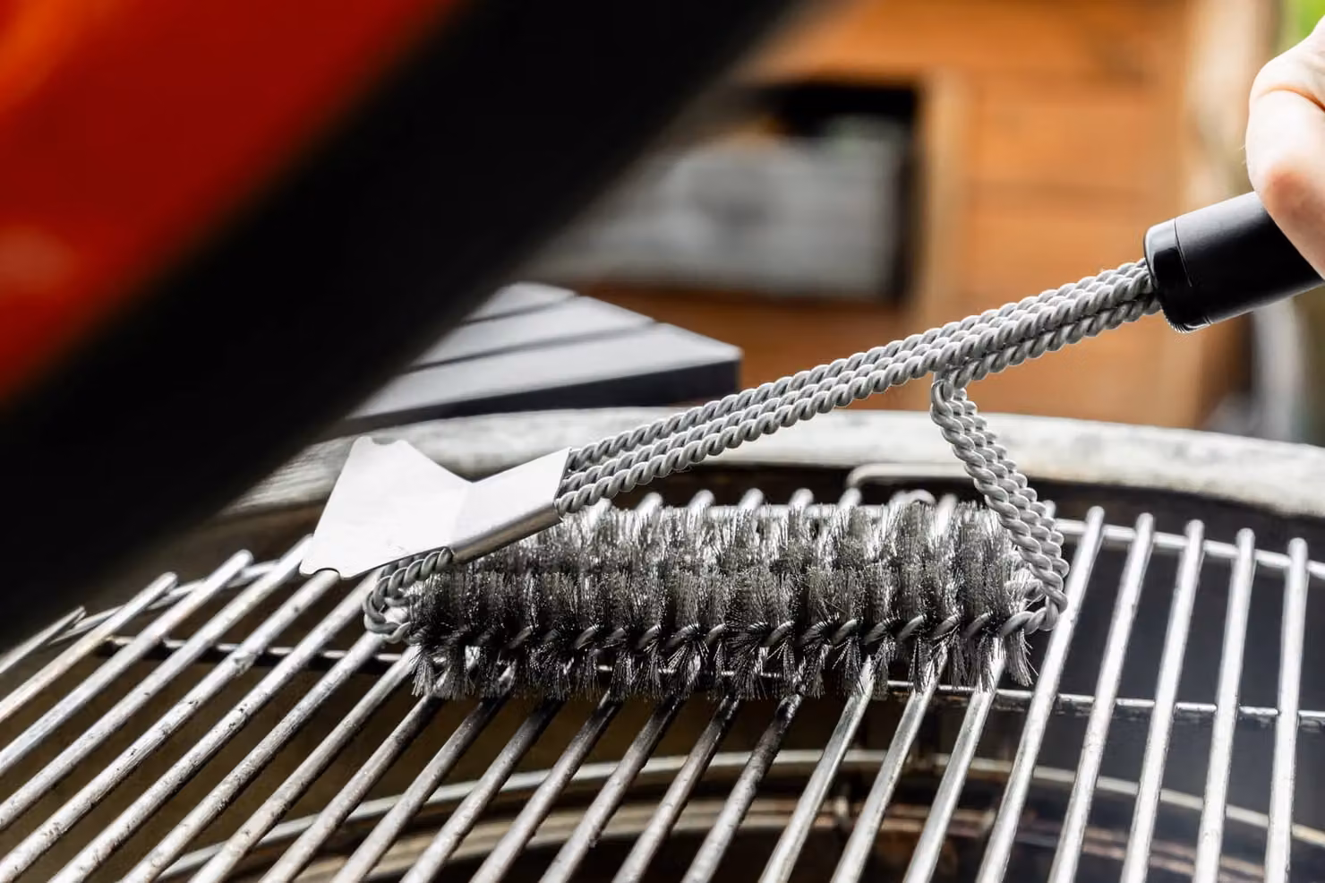 MasterClass BBQ Bristle Spiral Grill Brush with Scraper in Black and Stainless Steel, H 39.0 cm x W 7.0 cm – 3