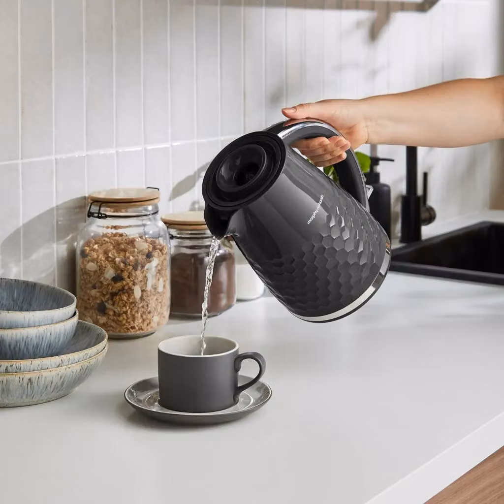 Morphy Richards Hive Kettle and Toaster Set in Black – 6