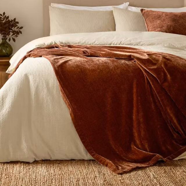 Yard Heavy Chenille Velvet Throw in Beige/Brown, W/D/H: 130 x 180 cm – 1