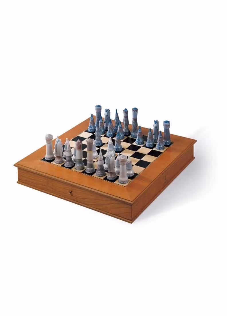 Lladró Medieval Chess Set in Blue and White Porcelain and Wood