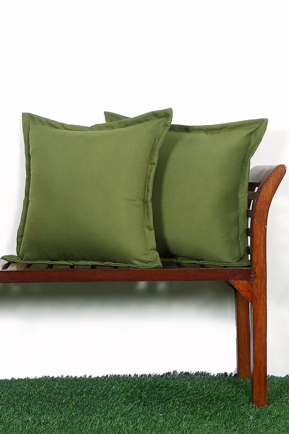 Homescapes Set of 2 Plain Green Waterproof Outdoor Cushions, W/D/H: 45 x 45 x 45 cm – 2