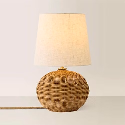 ValueLights Henrietta Table Lamp with Natural Wicker Base and Beige Linen Shade