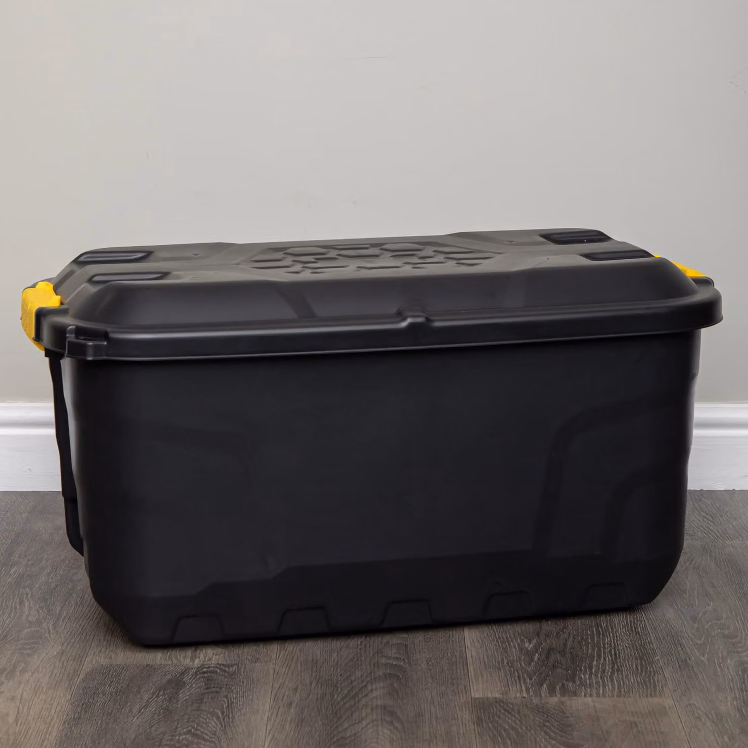 Samuel Alexander Heavy Duty Lockable and Stackable Storage Tub Chest on Wheels with Clips, 3 x 75L, Black – 2