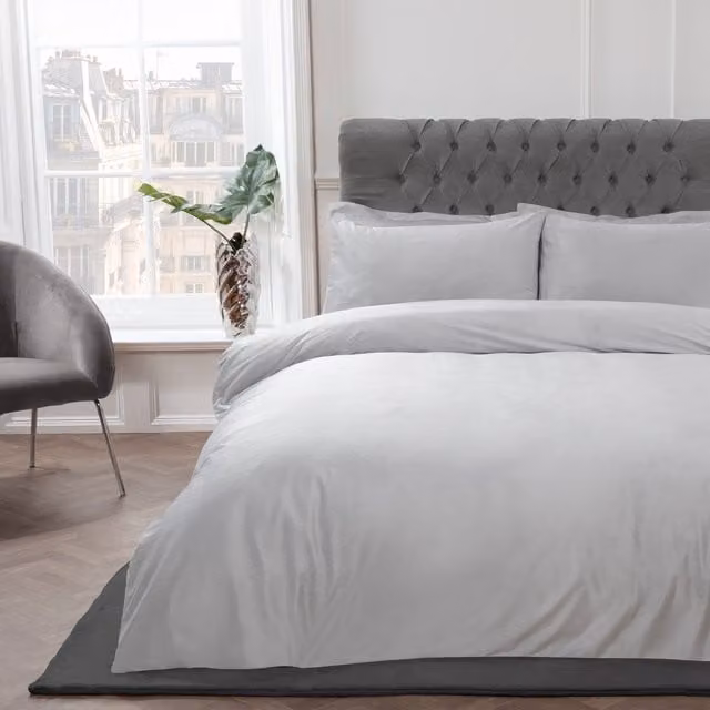 Smart Living Matte Velvet Duvet Cover and Pillowcase Set in Silver, King Size (W: 200 cm, H: 180 cm)