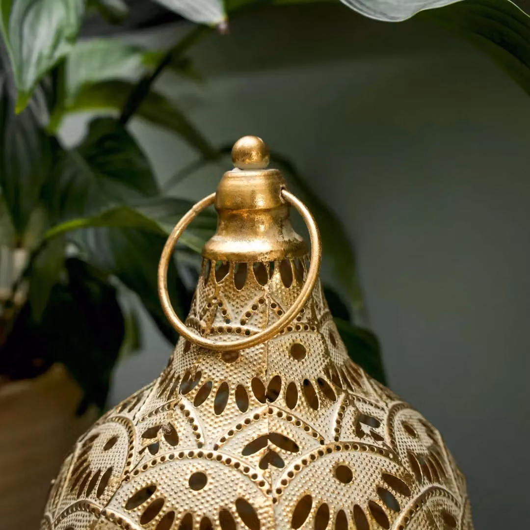 Madison & Mayfair Small Gold Lantern with Intricate Detailing, W/D/H: 25.5 x 25.5 x 33.0 cm – 5