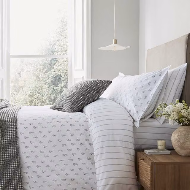 Murmur Olivia Reversible Striped Cotton Percale Duvet Cover and Pillowcase Set, White and Grey, W: 180 cm, H: 200 cm