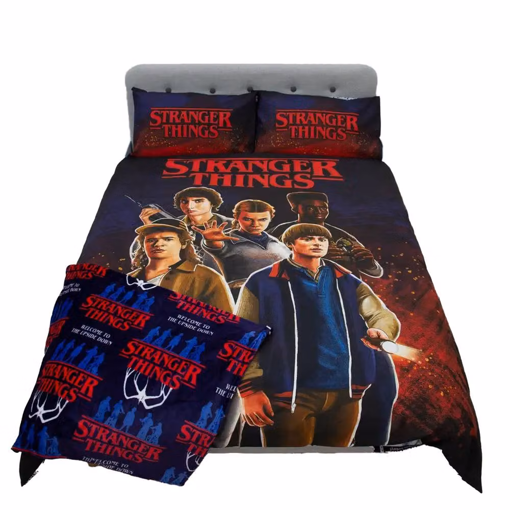 Stranger Things Flames Reversible Double Duvet Set and Pillowcase in Multicolour – 2