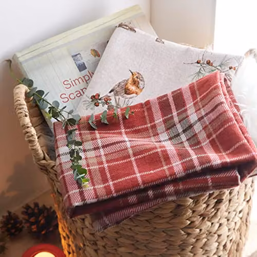 Dreams & Drapes Red Flannelette Woodland Animals Reversible Duvet Cover and Pillowcase Set, W/D/H: 140 x 200 cm, Red, White and Beige – 4