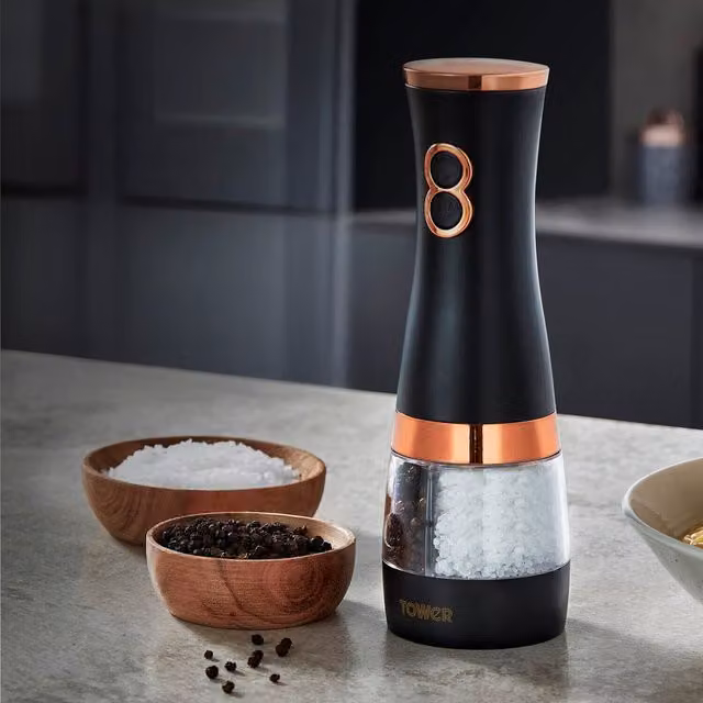 Tower Duo Battery Operated Salt and Pepper Mill Set in Black and Gold