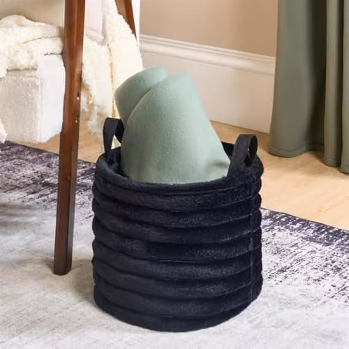 OHS Ribbed Faux Fur Small Storage Basket with Handles, Black, W/D/H: 26.0 x 26.0 x 34.0 cm – 1