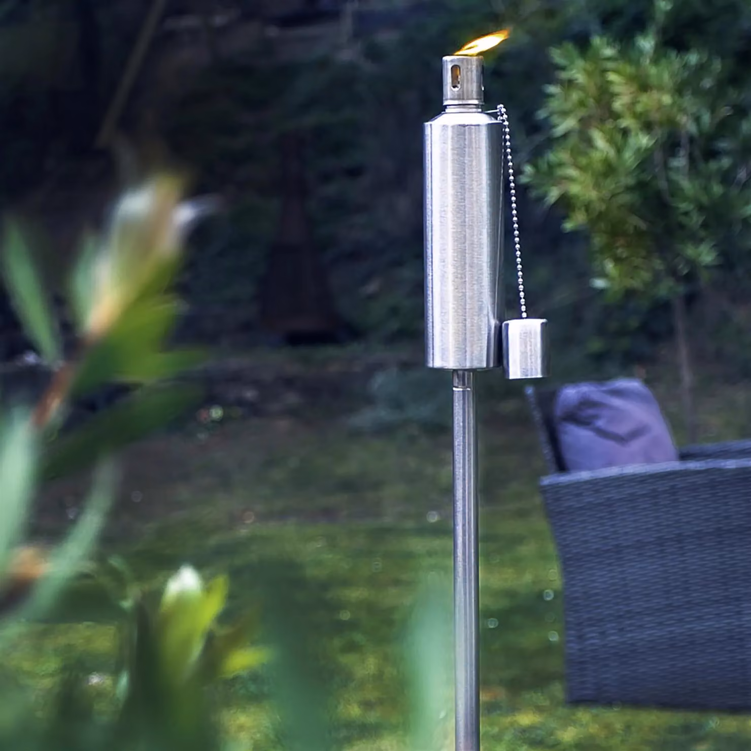 Harbour Housewares Metal Cylinder Garden Torches in Silver, Pack of 6, Height: 146 cm – 7